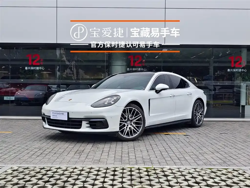 Porsche Panamera — фото 1