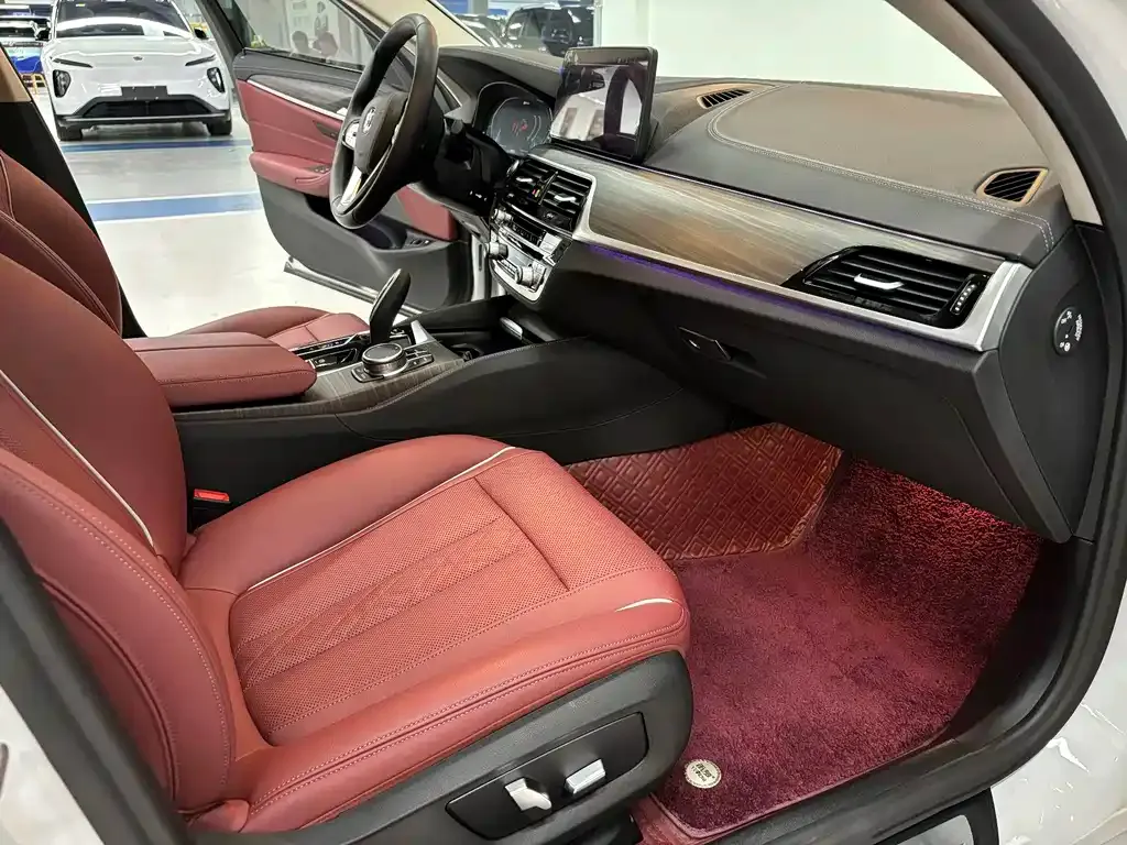 BMW 5 Series New Energy — фото 8