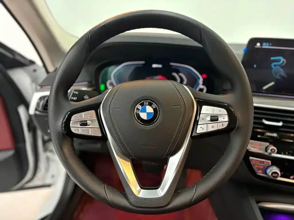BMW 5 Series New Energy — фото 4