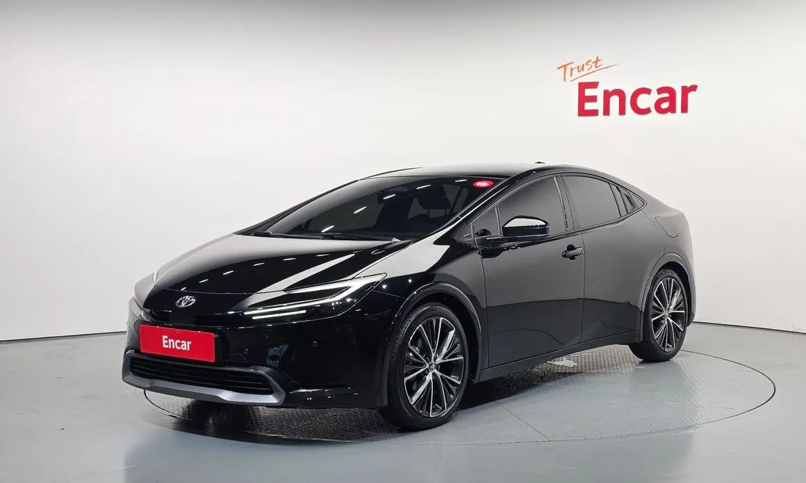 Toyota Prius — фото 1