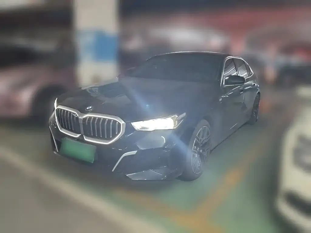 BMW 5 Series — фото 1