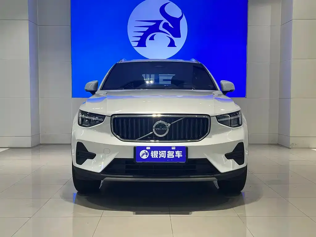 Volvo XC40 — фото 2
