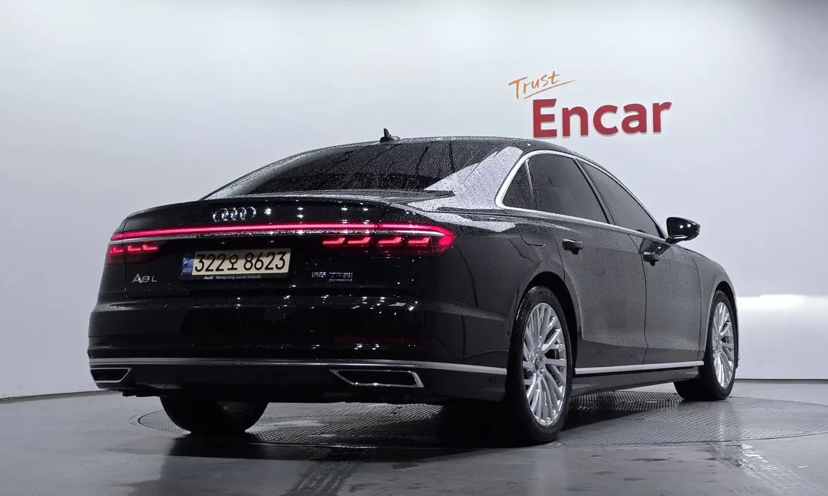 Audi A8 — фото 3