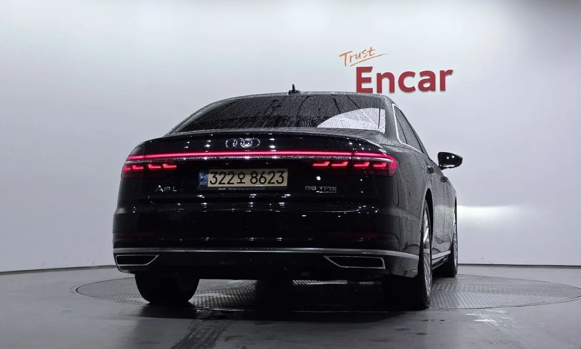 Audi A8 — фото 5