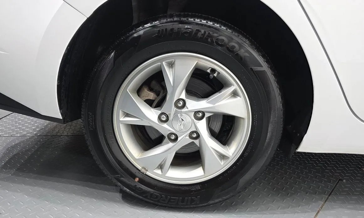 Hyundai AVANTE — фото 4