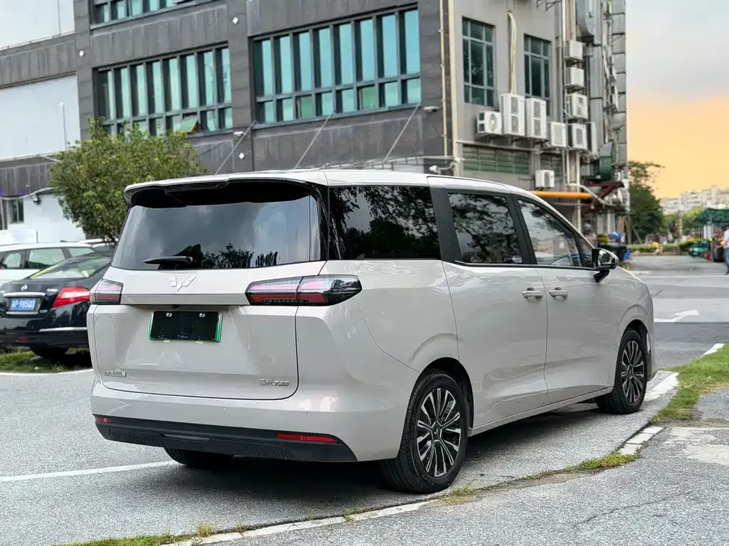 Wuling Starlight 730 New Energy — фото 8