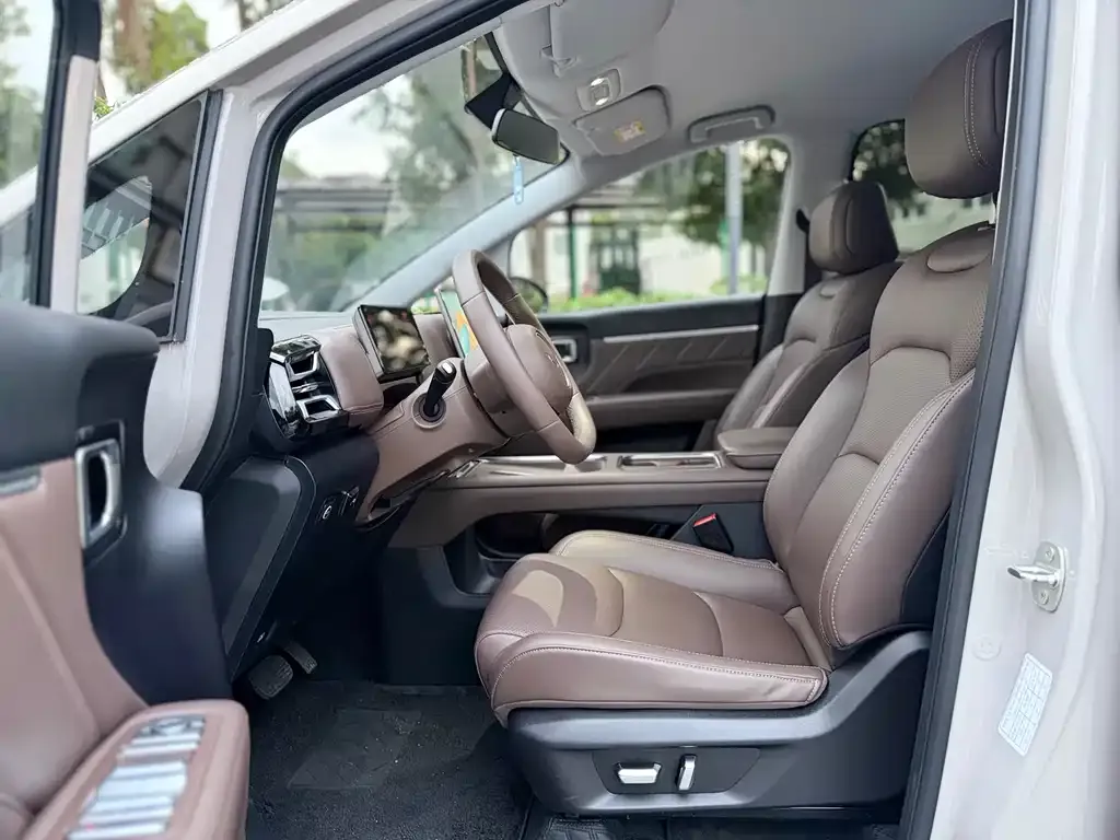 Wuling Starlight 730 New Energy — фото 3