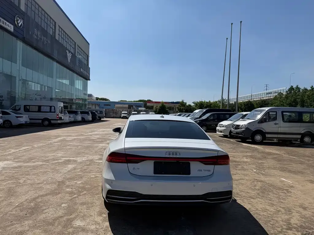 Audi A7 — фото 10