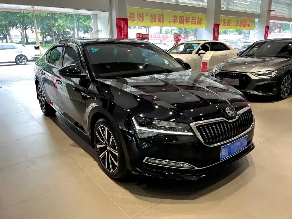 Skoda Superb — фото 6