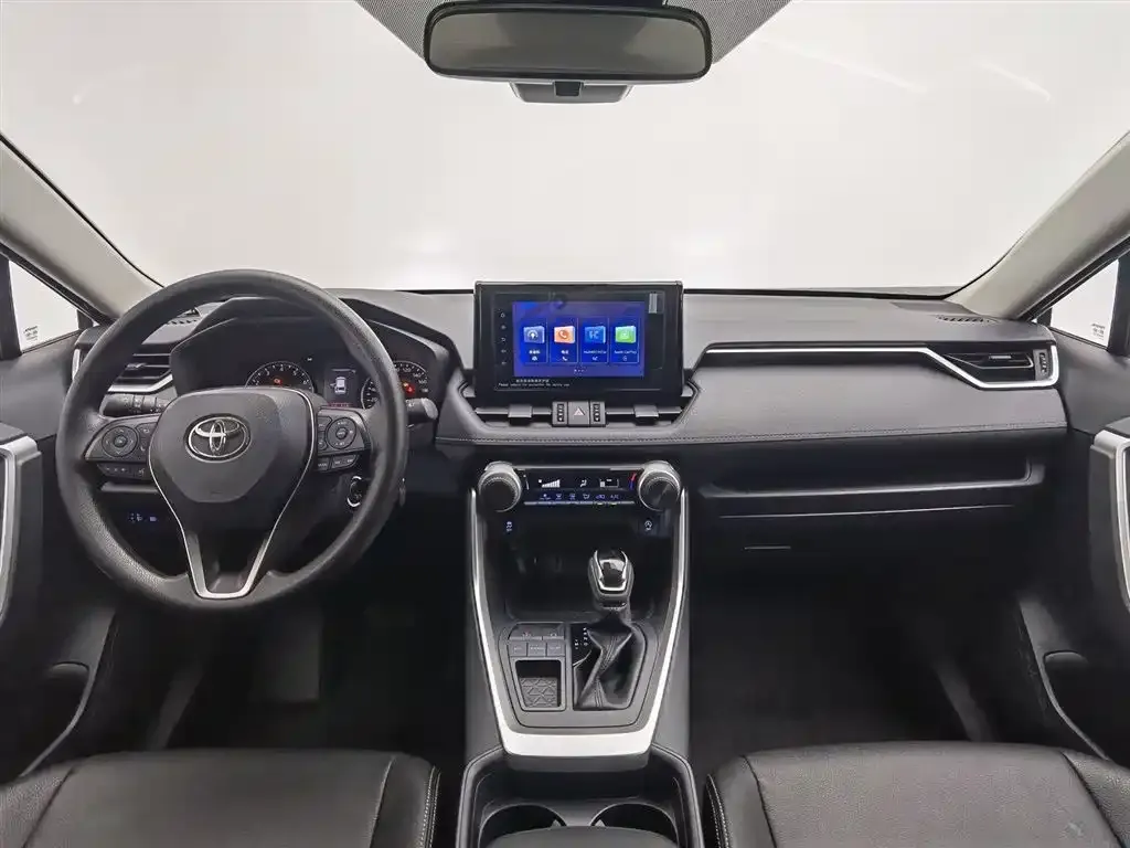 Toyota RAV4 — фото 6