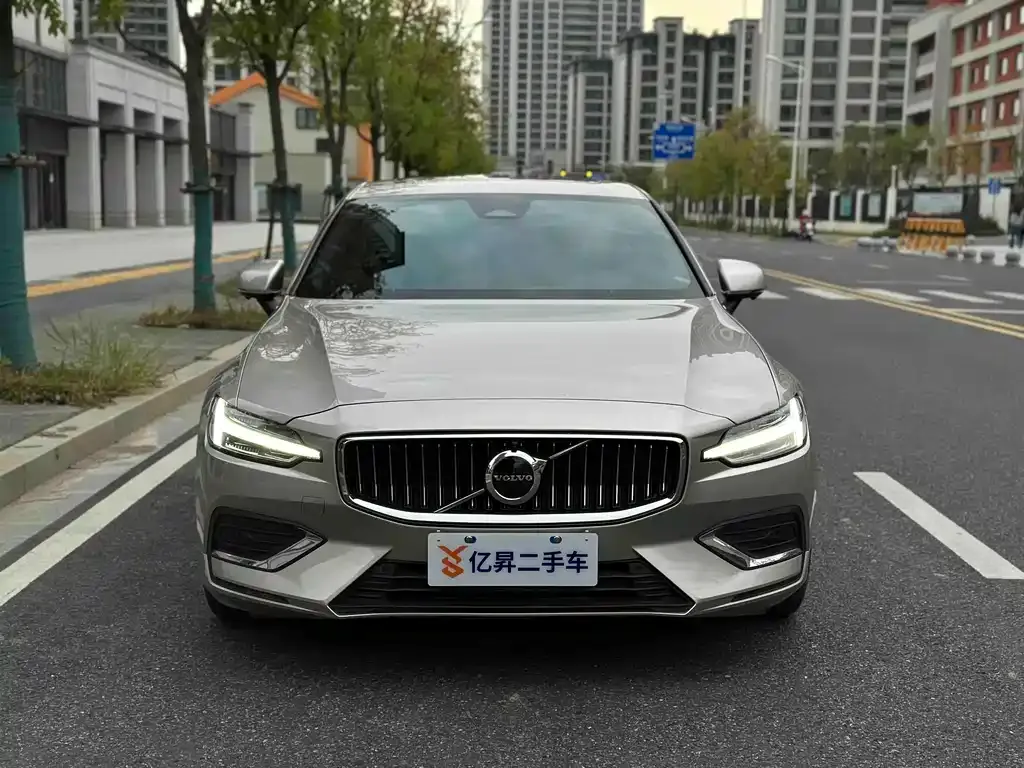 Volvo S60 — фото 3