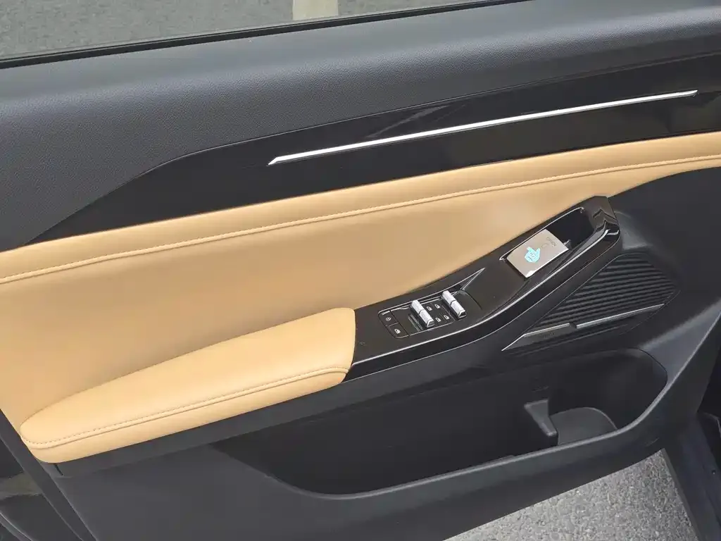 Geely Galaxy L6 — фото 10