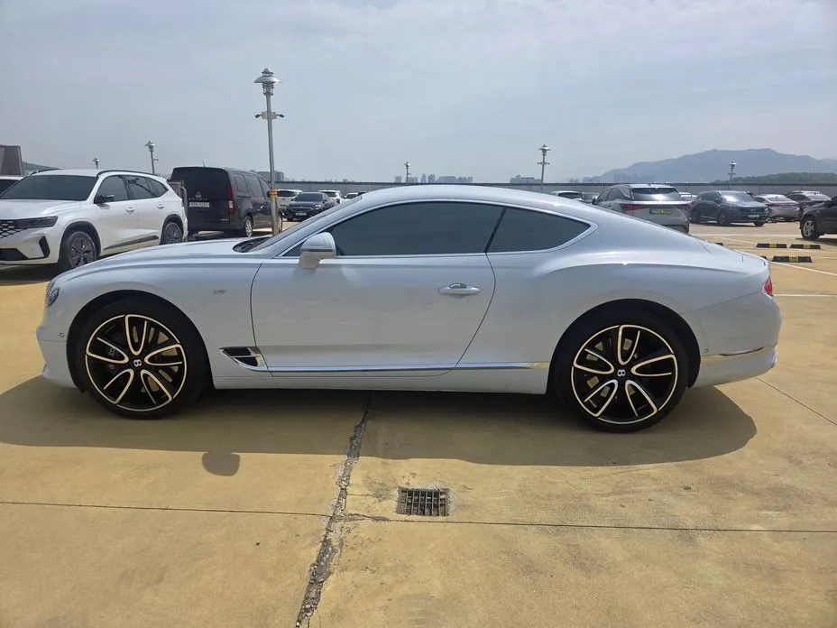 Bentley Continental — фото 1