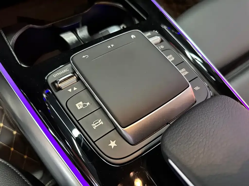 Mercedes-Benz GLA — фото 6