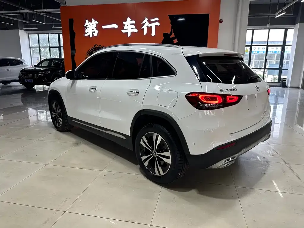Mercedes-Benz GLA — фото 10