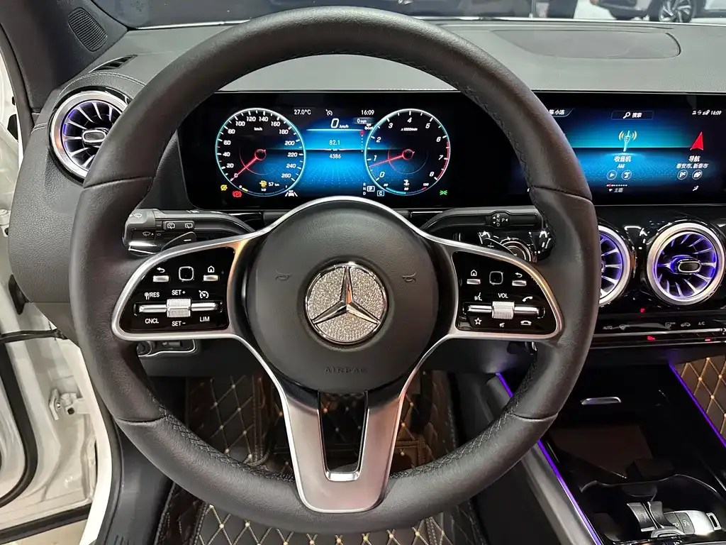 Mercedes-Benz GLA — фото 7