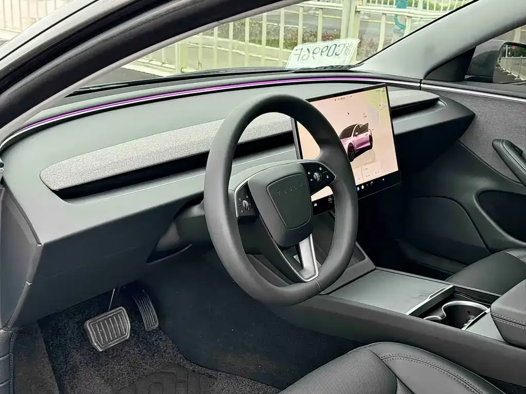 Tesla Model 3 — фото 2