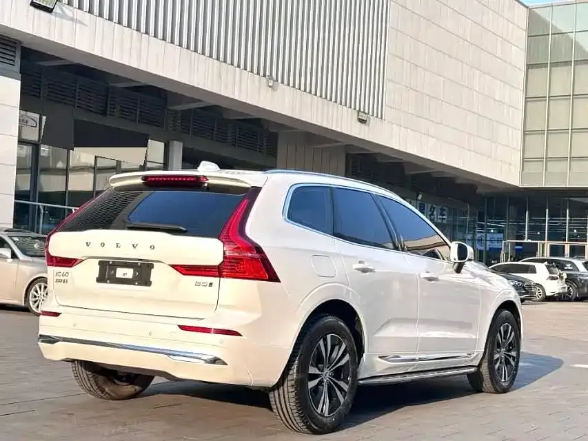 Volvo XC60 — фото 5