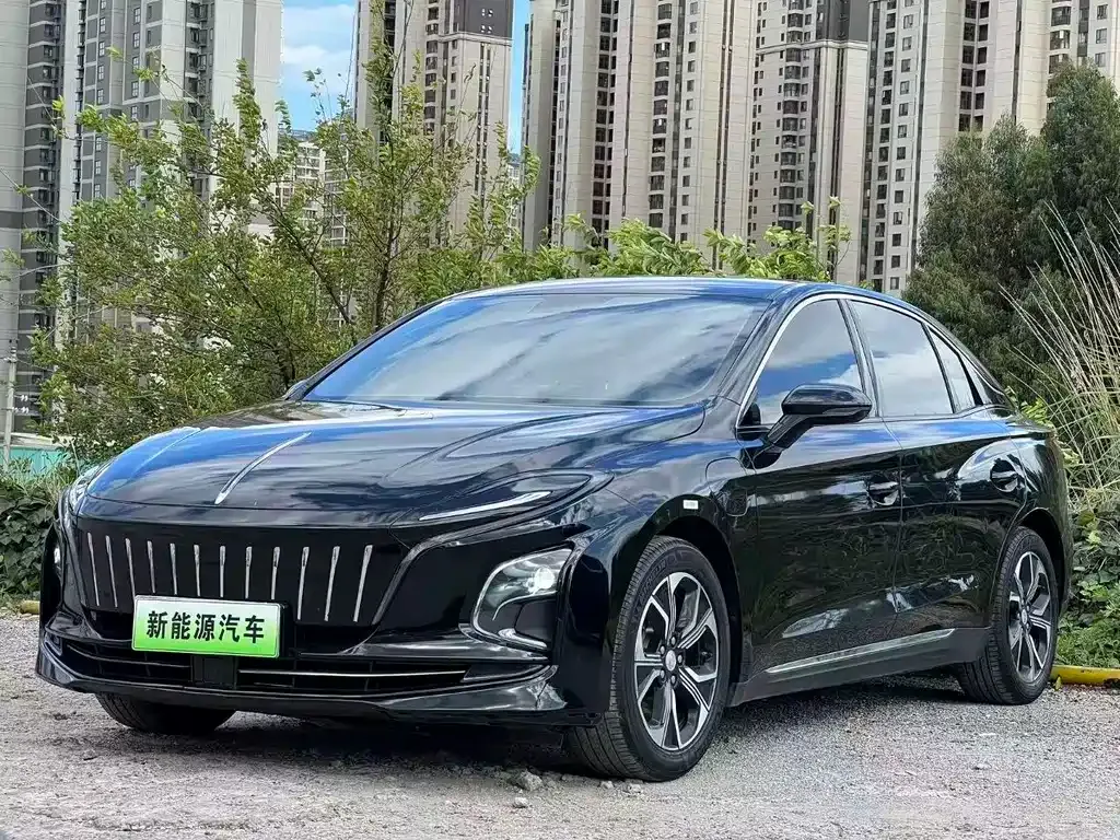 Hongqi E-QM5 — фото 1