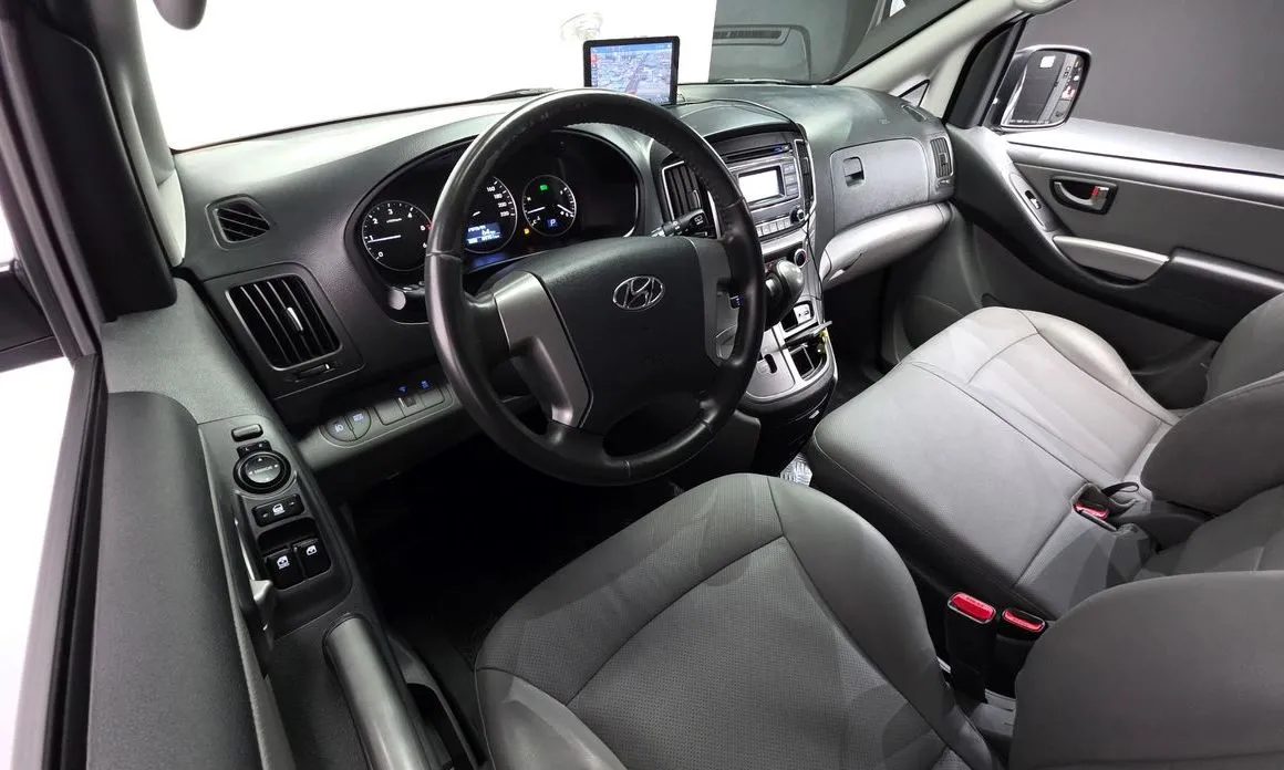 Hyundai Starex — фото 10