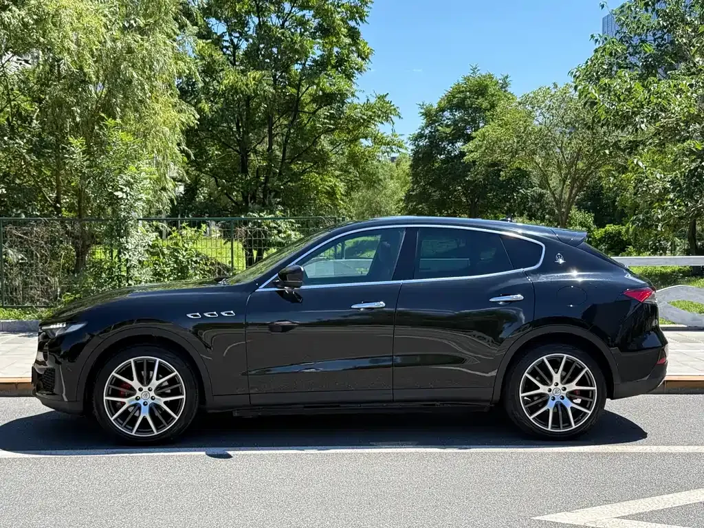 Maserati Levante — фото 10