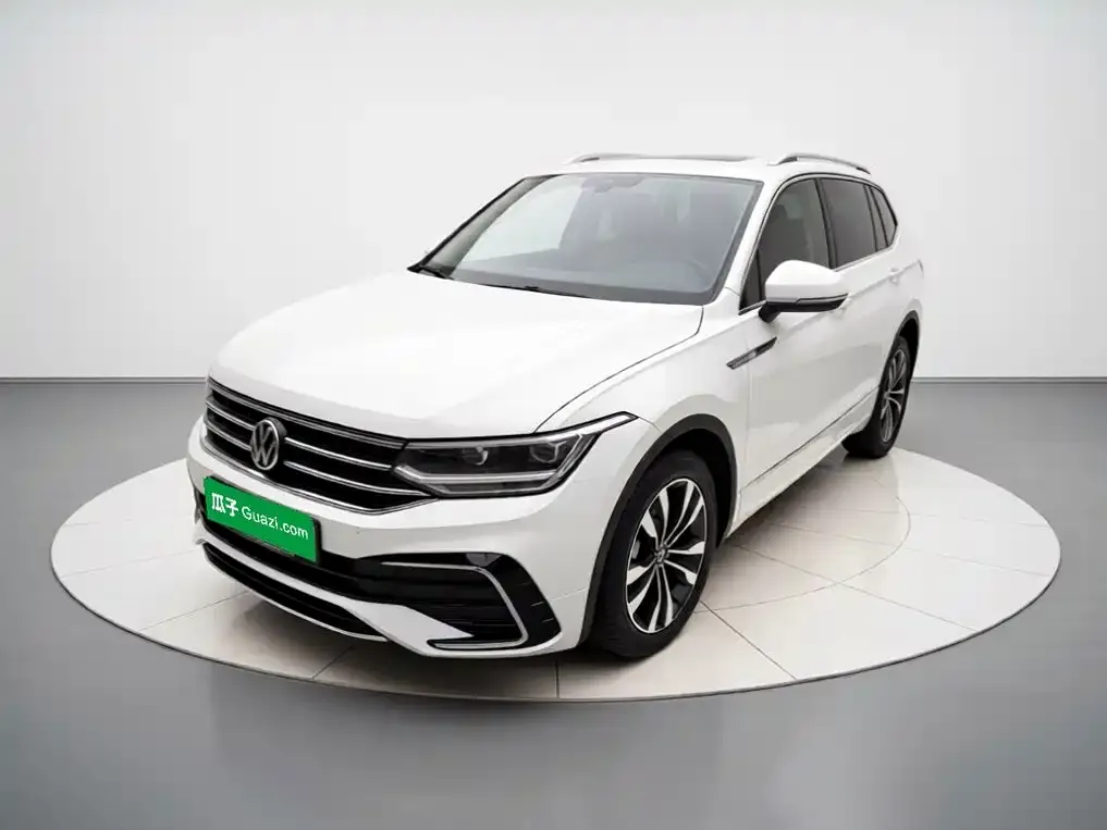 Volkswagen Tiguan L — фото 1