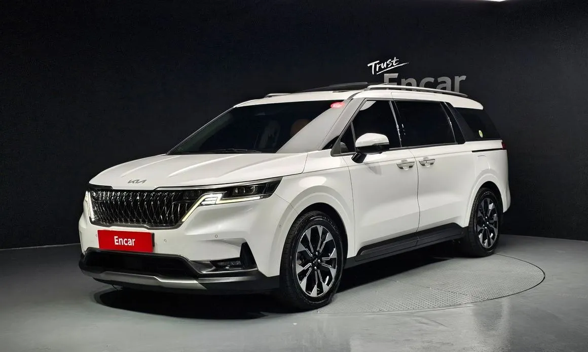 Kia Carnival — фото 1