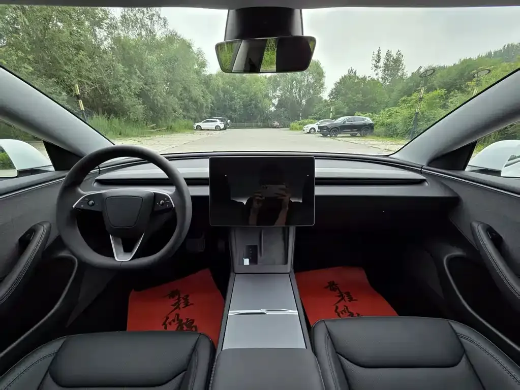 Tesla Model 3 — фото 3