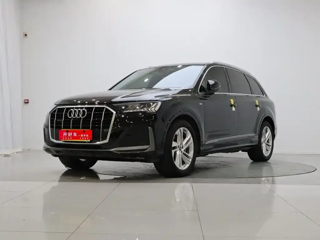 Audi Q7 — фото 1
