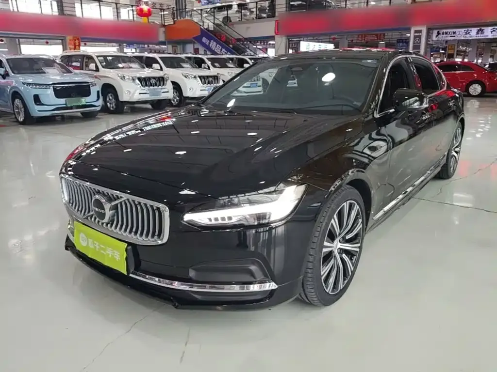 Volvo S90 — фото 1