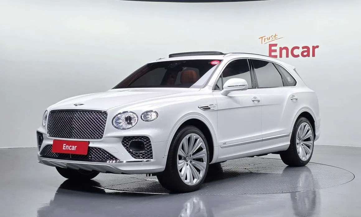 Bentley Bentayga — фото 1