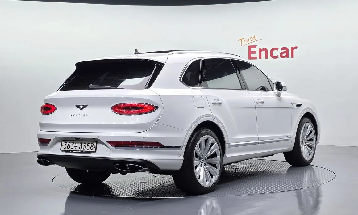 Bentley Bentayga — фото 2