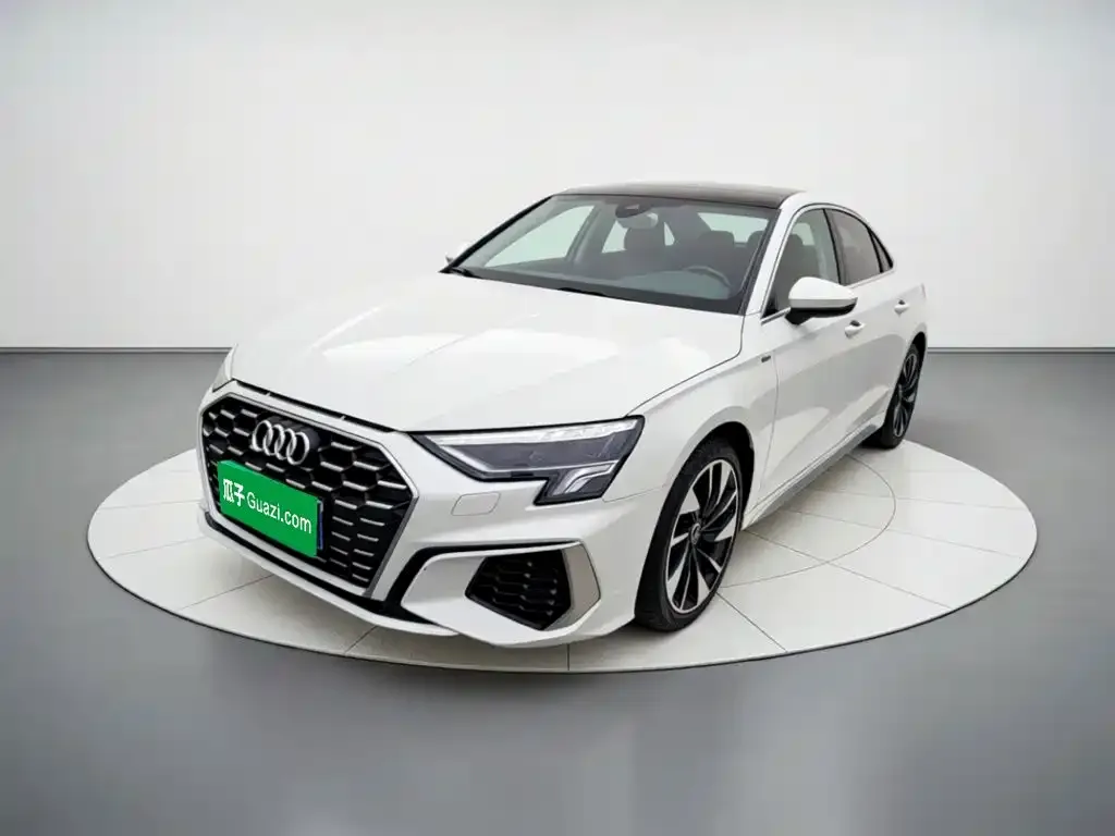 Audi A3 — фото 1