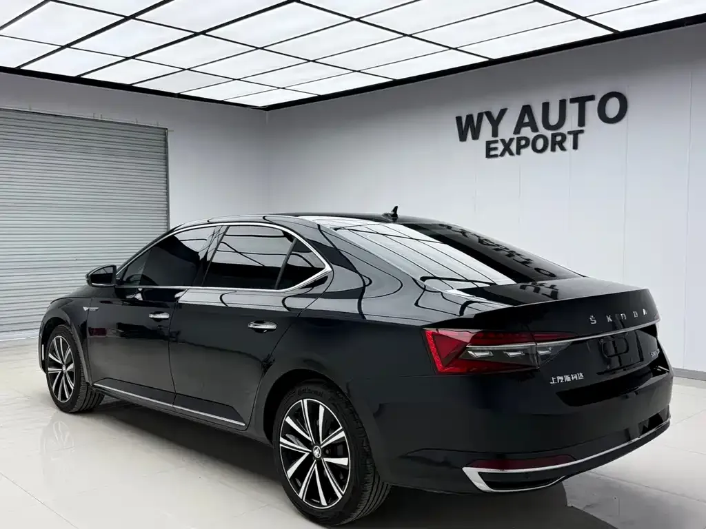 Skoda Superb — фото 5