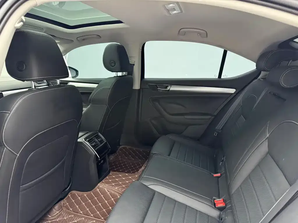Skoda Superb — фото 6