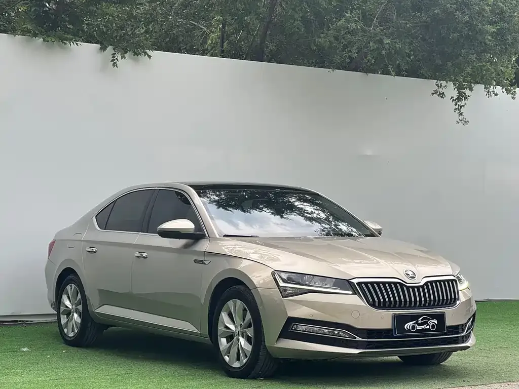 Skoda Superb — фото 6