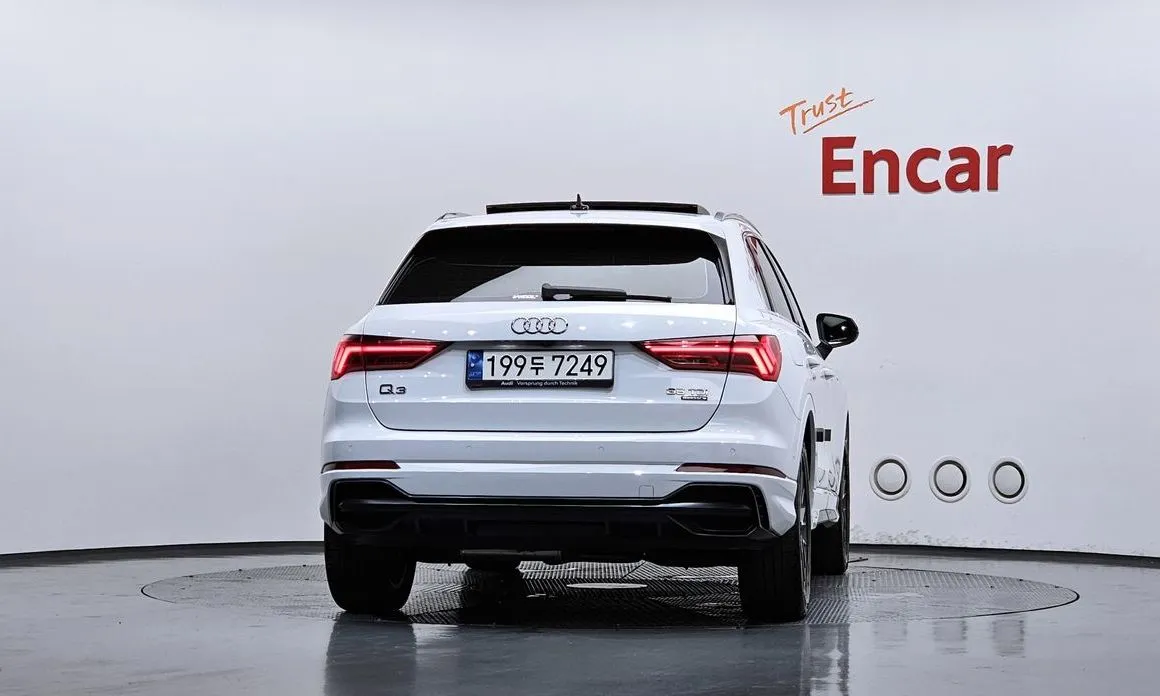 Audi Q3 — фото 10