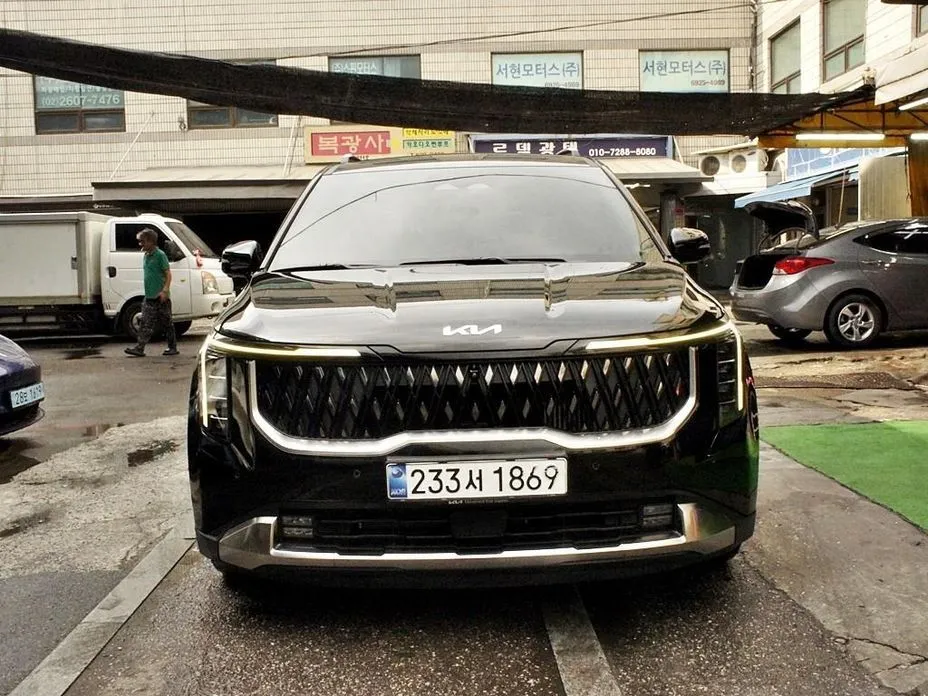 Kia Carnival — фото 1