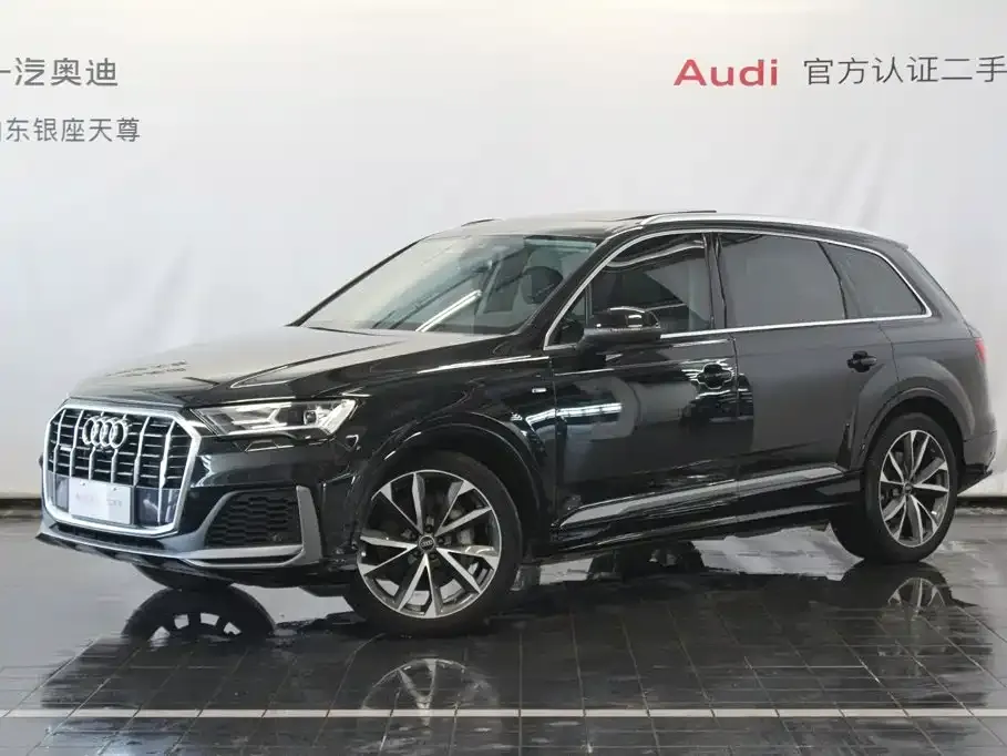 Audi Q7 — фото 1
