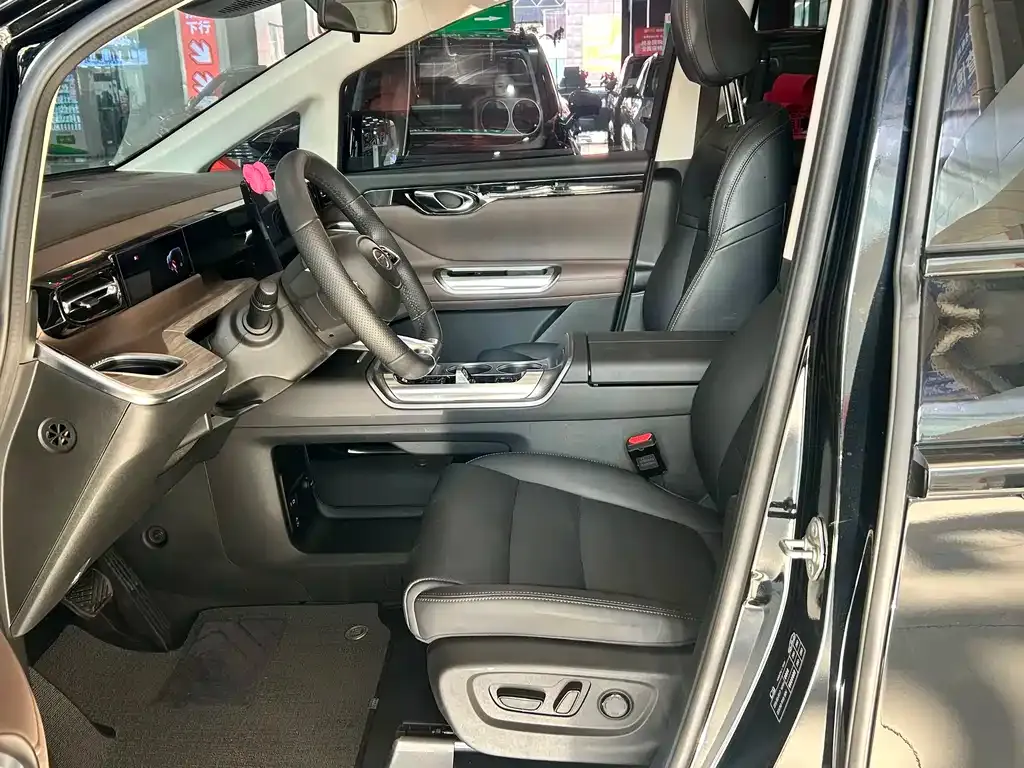 GAC Motor Trumpchi E8 — фото 3