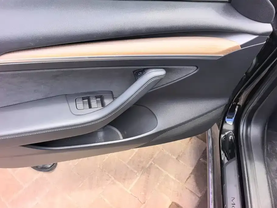 Tesla Model 3 — фото 10