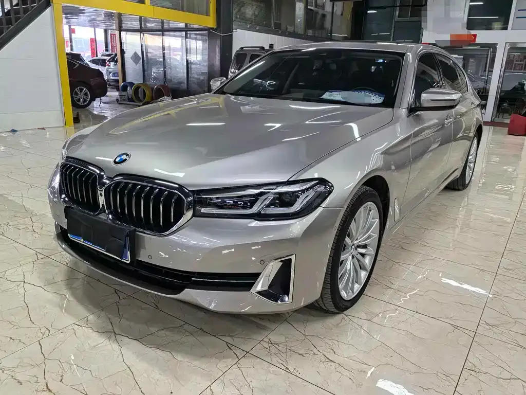 BMW 5 Series — фото 1