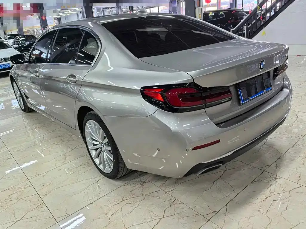 BMW 5 Series — фото 4