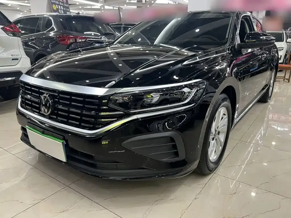 Volkswagen Passat — фото 1