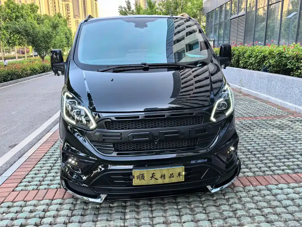 Ford Tourneo — фото 6
