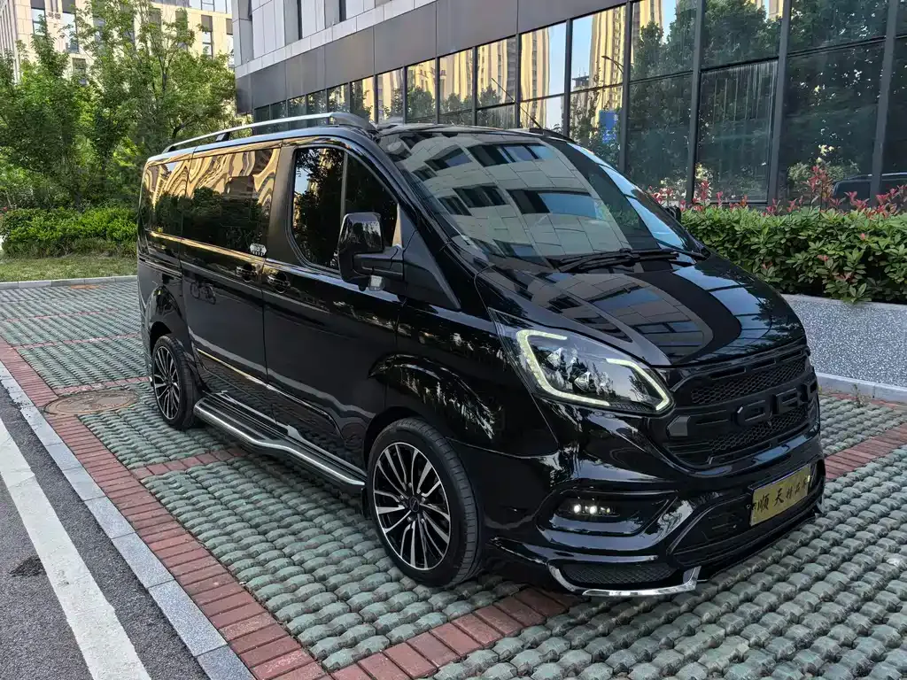 Ford Tourneo — фото 5