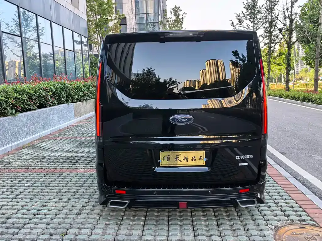 Ford Tourneo — фото 7