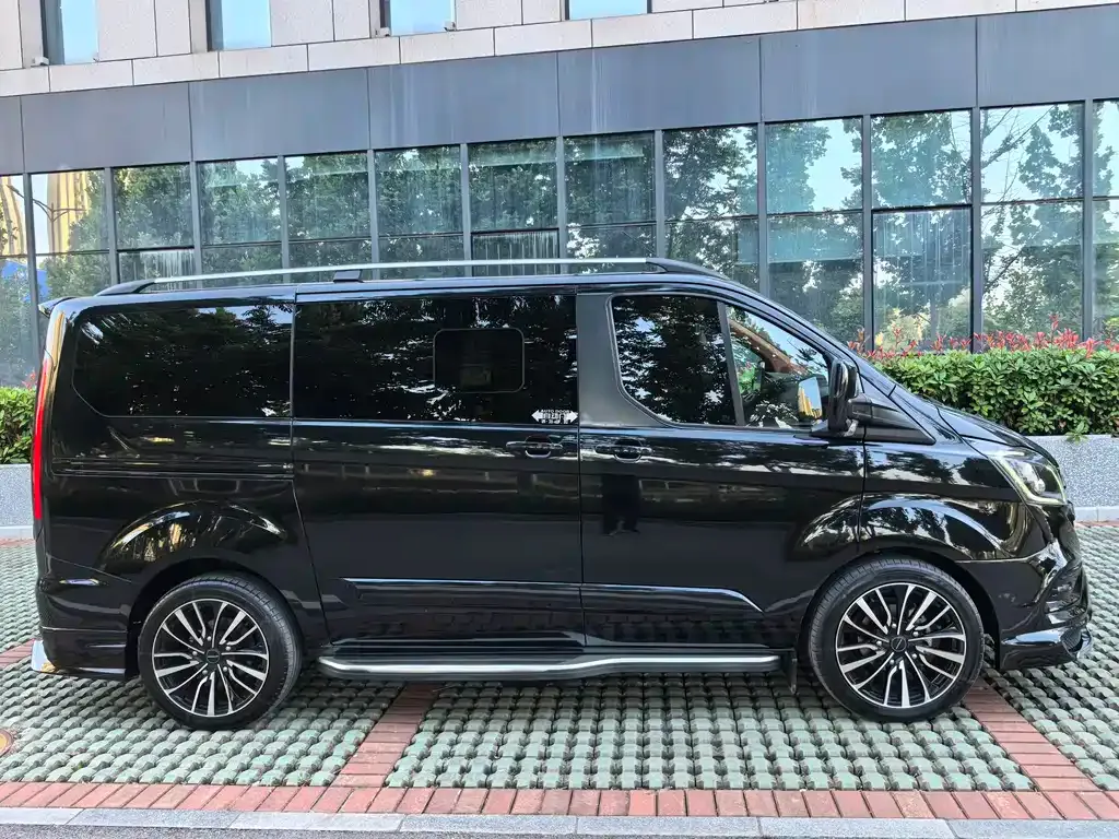 Ford Tourneo — фото 4