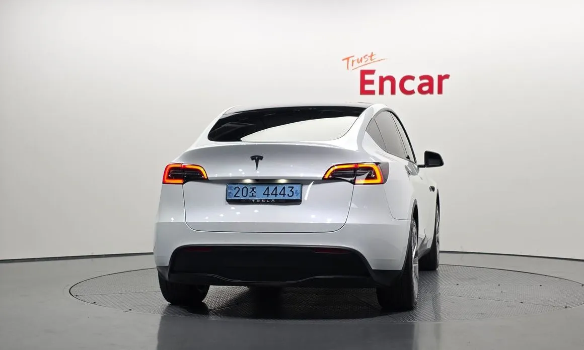 Tesla Model Y — фото 3