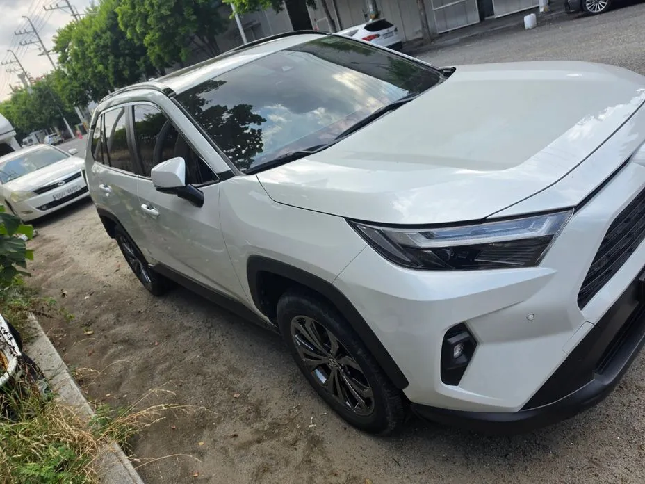 Toyota RAV4 — фото 2